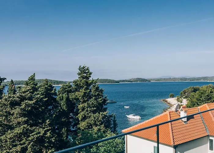 Pharia Hotel And Apartments - By The Beach